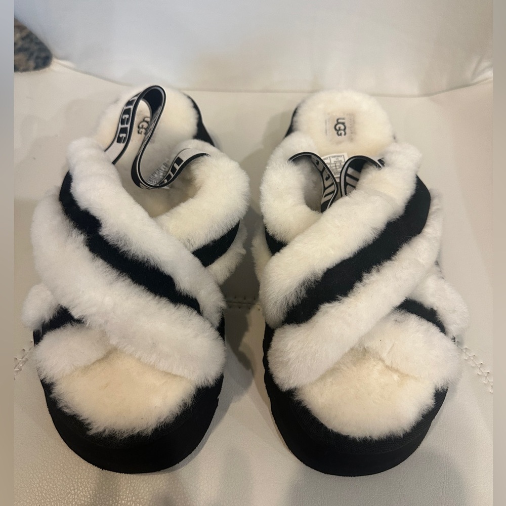UGG Cream and Black Fur Footwear - Picture 7 of 10